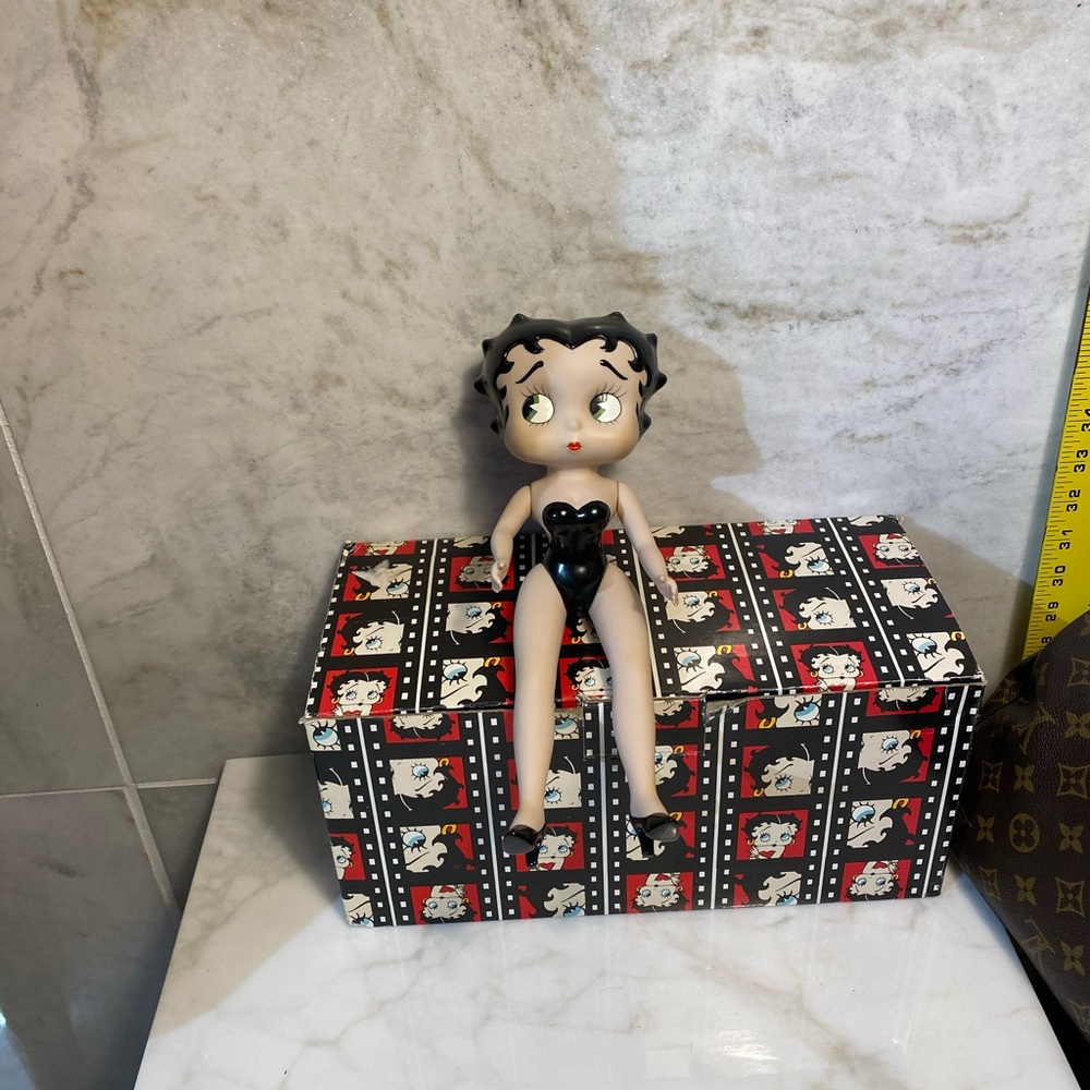 Betty Boop - Picture 3 of 6